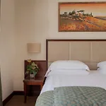 Hotel Athena