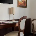 Athena Hotel 4*
