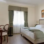 Hotel Athena 4*