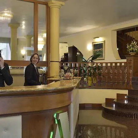 Athena Hotel 4*