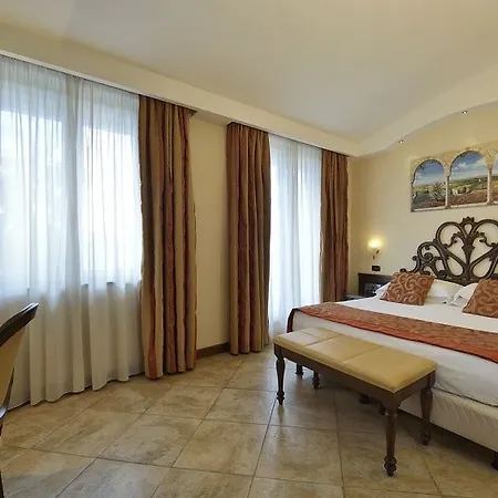 Athena Hotel 4*