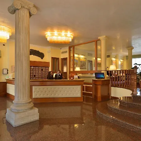 Hotel Athena 4*