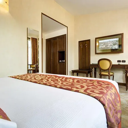 Athena Hotel 4*