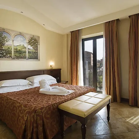 Hotel Athena 4*