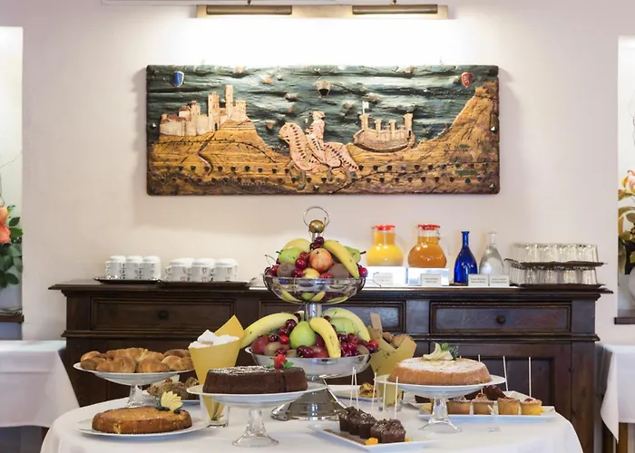 Athena Hotel 4*