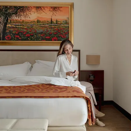 Hotell Athena 4*